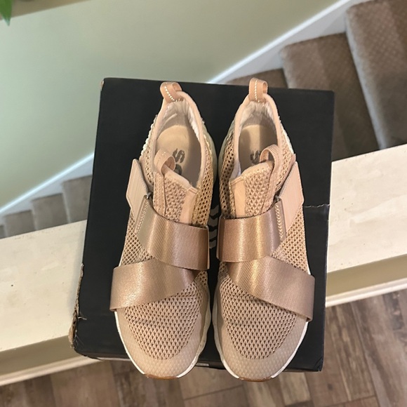 Sorel women’s  Sneakers - Tan and Cream - Picture 7 of 8